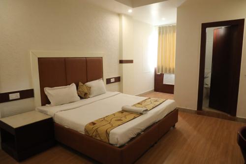 1262whatsapp-image-2025-03-12-at-11