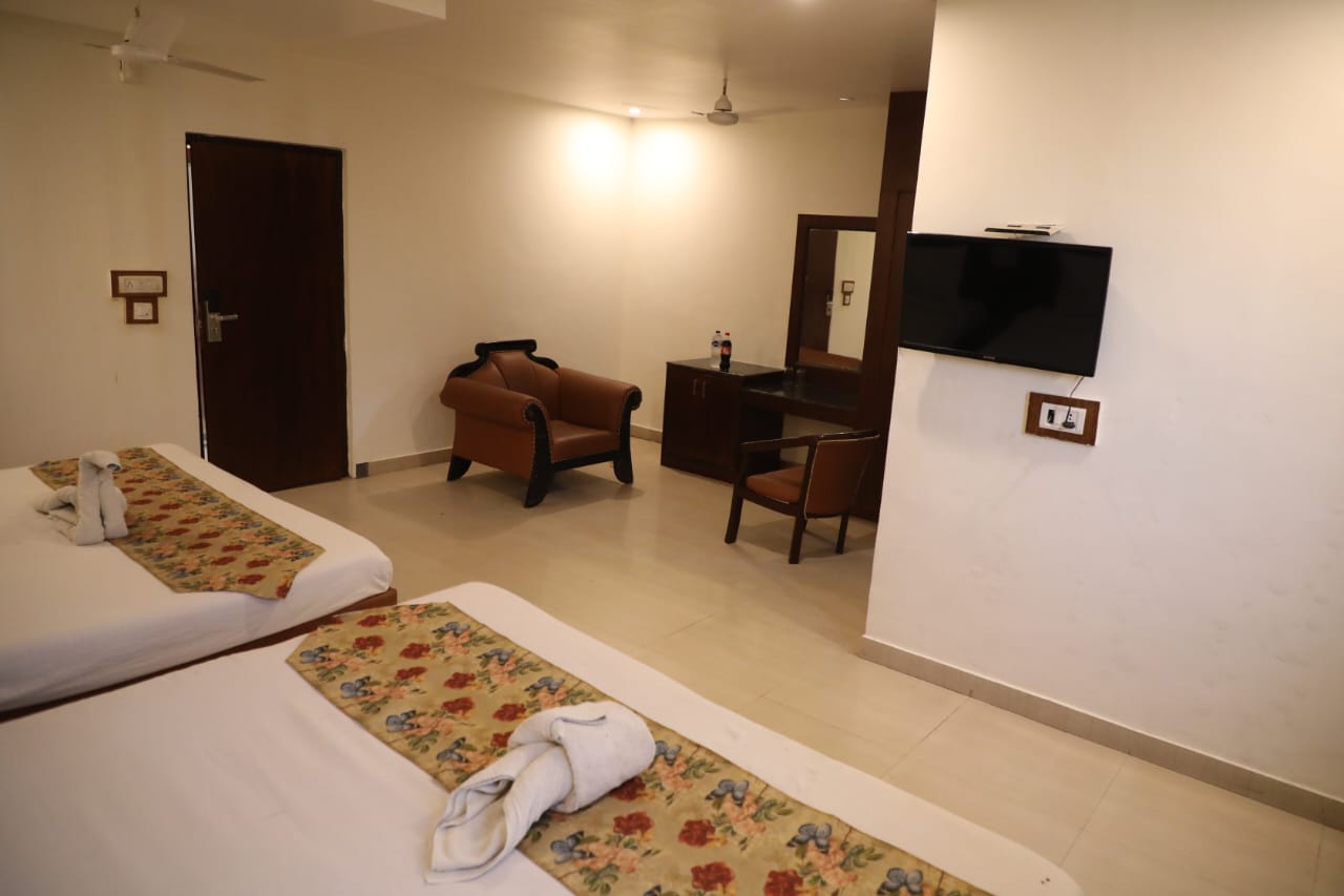 WhatsApp Image 2025-03-12 at 11.04.31 AM